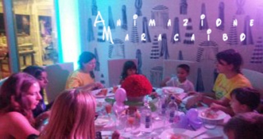 Assistenza al tavolo dei bambini al matrimonio animazione Ancona Macerata Ascoli Pesaro Umbria